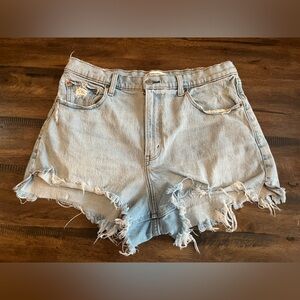 Abercrombie & Fitch The Cutoff Short High Rise Curve Love